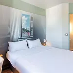 Lyon Saint-bonnet Mi-plaine 2* סן-בונה-דו-מור