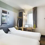 Lyon Saint-bonnet Mi-plaine 2* סן-בונה-דו-מור