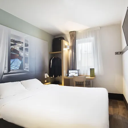 Lyon Saint-bonnet Mi-plaine Hotel 2*