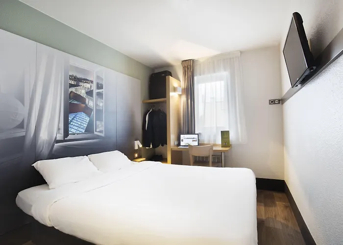 Lyon Saint-bonnet Mi-plaine Hotel 2*