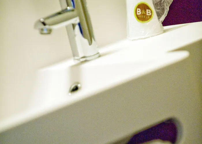 Lyon Saint-bonnet Mi-plaine Hotel 2*