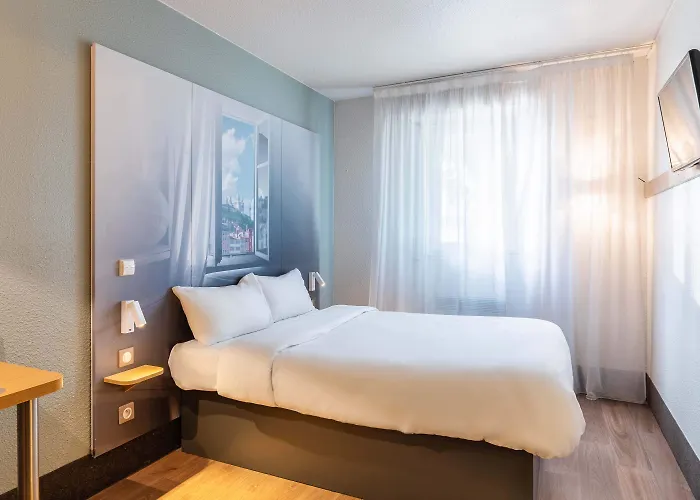 Lyon Saint-bonnet Mi-plaine Hotel 2*