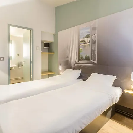 Lyon Saint-bonnet Mi-plaine Hotel 2*